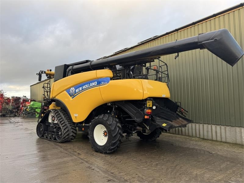 New Holland CR9070 c/w 30ft Varifeed Header - Innhøstingsutstyr: bilde 2 New Holland CR9070 c/w 30ft Varifeed Header - Innhøstingsutstyr: bilde 2