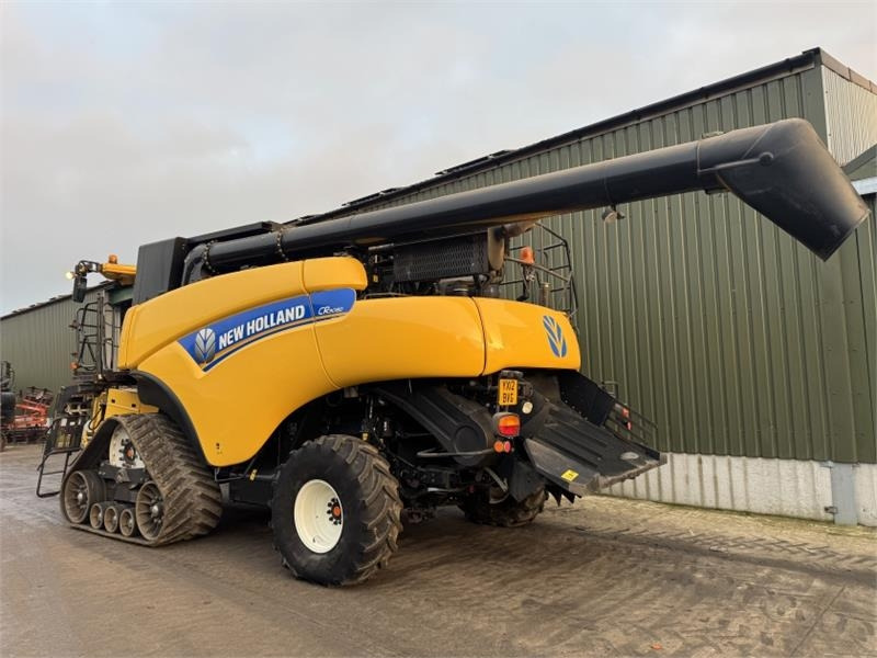 New Holland CR9080 c/w 30ft Varifeed Header - Innhøstingsutstyr: bilde 2 New Holland CR9080 c/w 30ft Varifeed Header - Innhøstingsutstyr: bilde 2