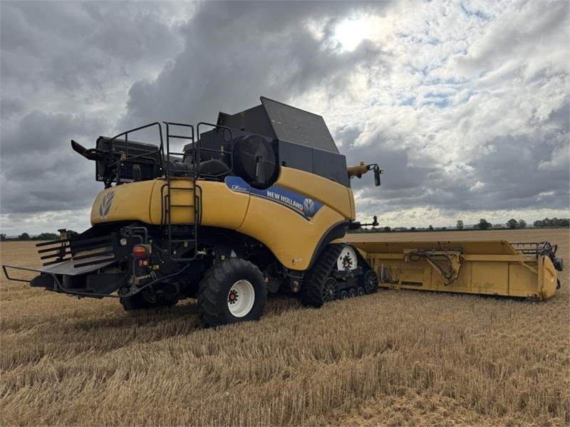 New Holland CR9090 Rotary Combine **Video Below** - Innhøstingsutstyr: bilde 5 New Holland CR9090 Rotary Combine **Video Below** - Innhøstingsutstyr: bilde 5