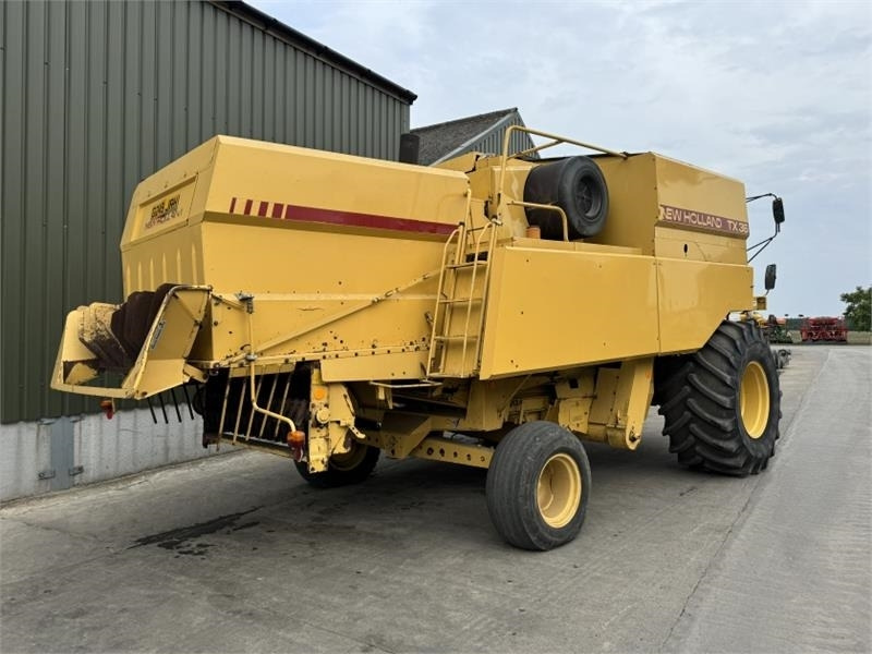New Holland TX 36 - Innhøstingsutstyr: bilde 2 New Holland TX 36 - Innhøstingsutstyr: bilde 2