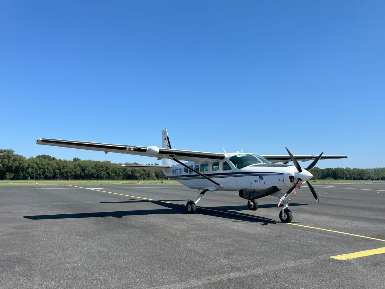 Cessna 208 Caravan I - Flyplassutstyr: bilde 1 Cessna 208 Caravan I - Flyplassutstyr: bilde 1
