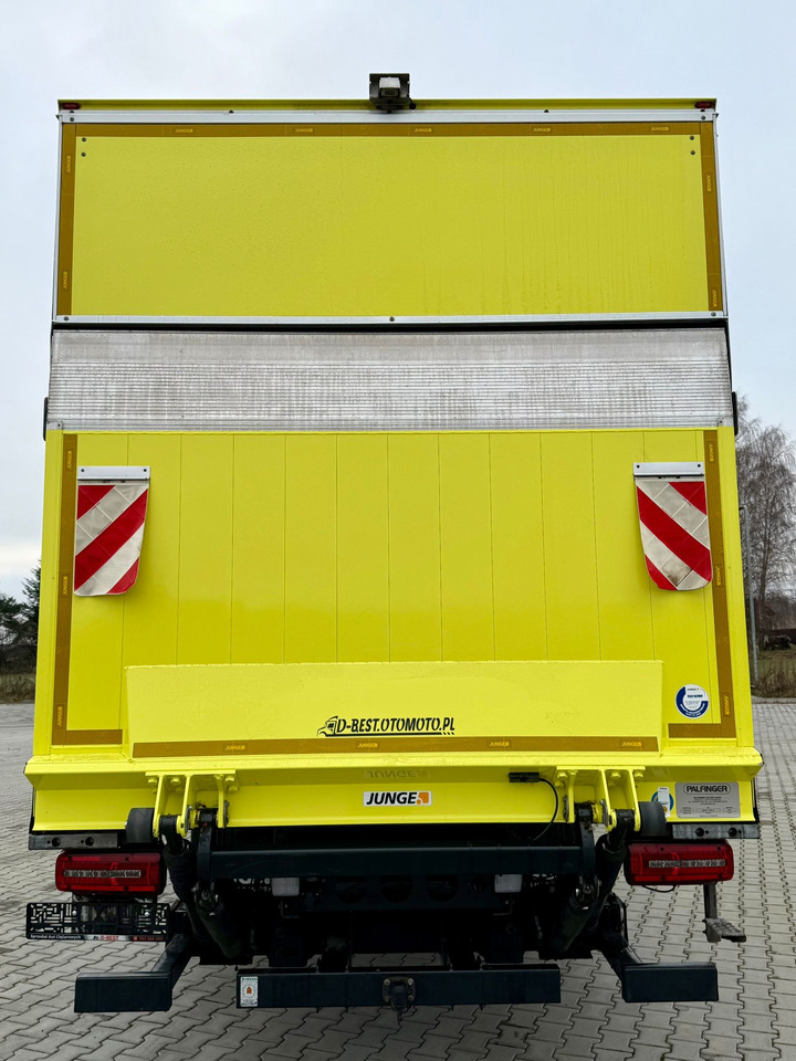 MAN TGM 15.250 / IZOTERMA / WINDA / 18 EUROPALET / ŁADOWNOŚĆ 7 615 KG / 150 TYŚ KM / AUTOMAT / JAK NOWY / 2020 ROK / KONTENER - Isotermisk lastebil: bilde 5 MAN TGM 15.250 / IZOTERMA / WINDA / 18 EUROPALET / ŁADOWNOŚĆ 7 615 KG / 150 TYŚ KM / AUTOMAT / JAK NOWY / 2020 ROK / KONTENER - Isotermisk lastebil: bilde 5