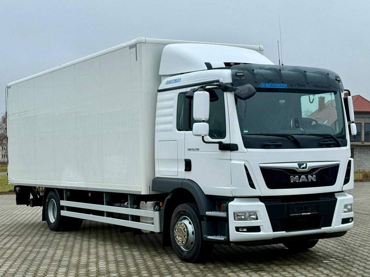 MAN TGM 15.290 / IZOTERMA / WINDA / 18 PALET / AUTOMAT / SYPIALKA / - Isotermisk lastebil: bilde 1 MAN TGM 15.290 / IZOTERMA / WINDA / 18 PALET / AUTOMAT / SYPIALKA / - Isotermisk lastebil: bilde 1