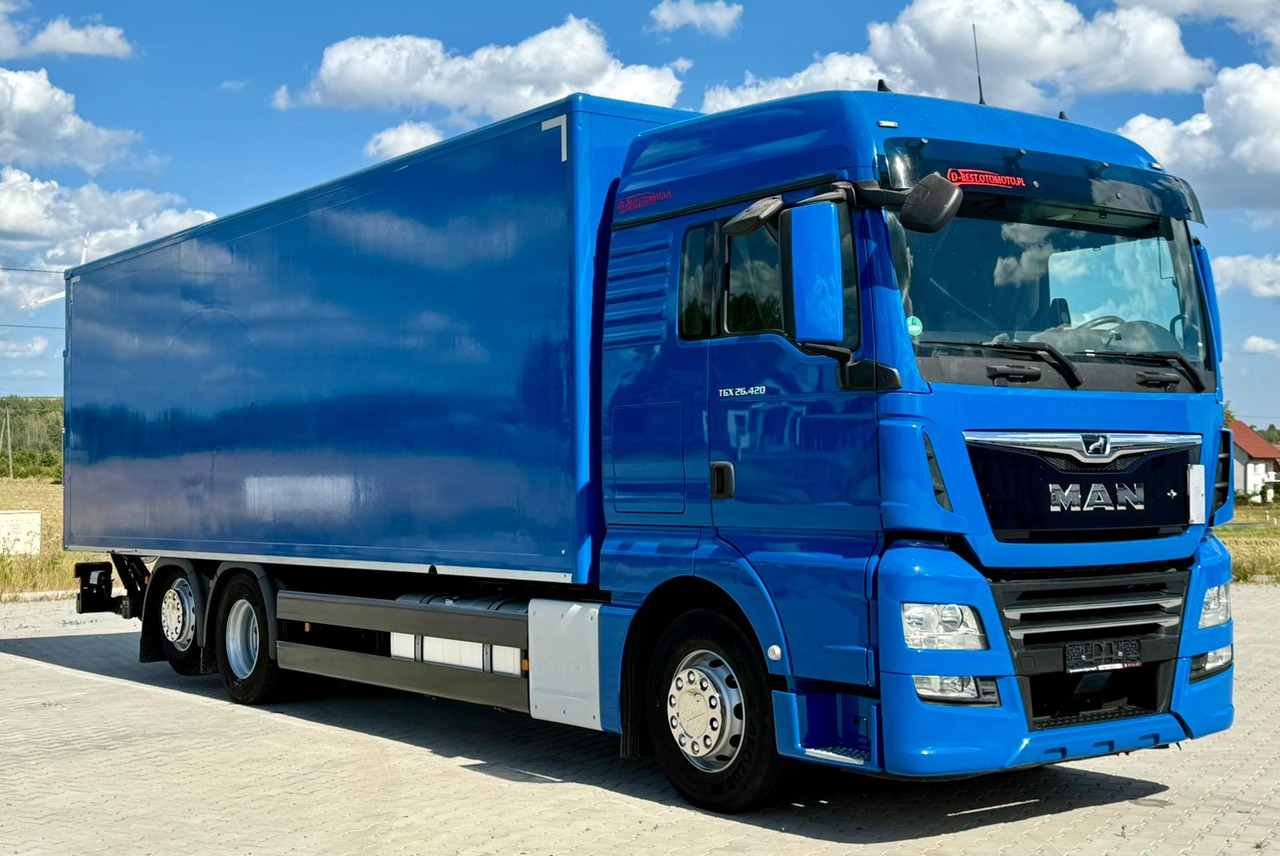 MAN TGX 26.420 / KONTENER / WINDA / 8.5 M DŁUGOŚCI / 21 EUROPALET / 6x2 / 3 OŚ PODNOSZONA I SKRĘTNA / ŁADOWNOŚĆ 14 415 KG / 2018 ROK / Z NIEMIEC - Skapbil: bilde 1 MAN TGX 26.420 / KONTENER / WINDA / 8.5 M DŁUGOŚCI / 21 EUROPALET / 6x2 / 3 OŚ PODNOSZONA I SKRĘTNA / ŁADOWNOŚĆ 14 415 KG / 2018 ROK / Z NIEMIEC - Skapbil: bilde 1