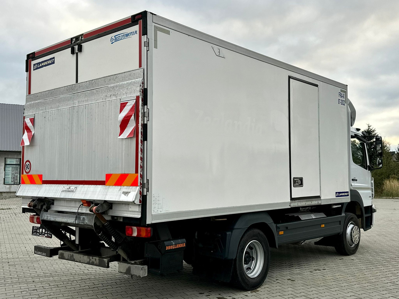 MERCEDES-BENZ ATEGO 1218 / CHŁODNIA / WINDA / 12 PALET / 5.10 M DŁUGOŚCI / AUTOMAT / LAMBERET / 5090 KG ŁADOWNOŚCI - Lastebil med kjøl: bilde 4 MERCEDES-BENZ ATEGO 1218 / CHŁODNIA / WINDA / 12 PALET / 5.10 M DŁUGOŚCI / AUTOMAT / LAMBERET / 5090 KG ŁADOWNOŚCI - Lastebil med kjøl: bilde 4