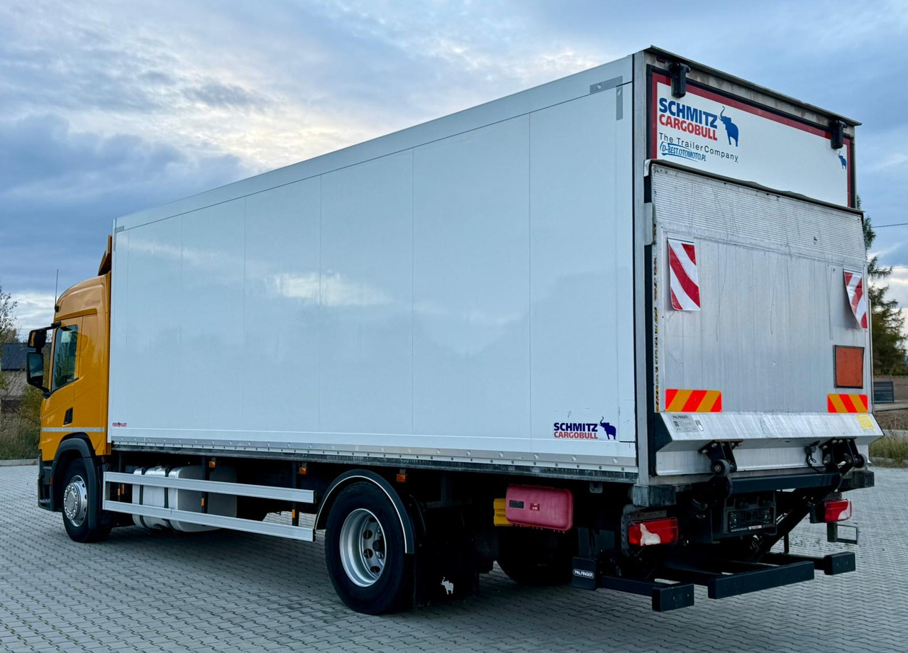 SCANIA P220 / IZOTERMA / WINDA / SCHMITZ / 18 PALET / SILNIK 6 / SYPIALKA / 2019 ROK / NISKI PRZEBIEG - Isotermisk lastebil: bilde 3 SCANIA P220 / IZOTERMA / WINDA / SCHMITZ / 18 PALET / SILNIK 6 / SYPIALKA / 2019 ROK / NISKI PRZEBIEG - Isotermisk lastebil: bilde 3