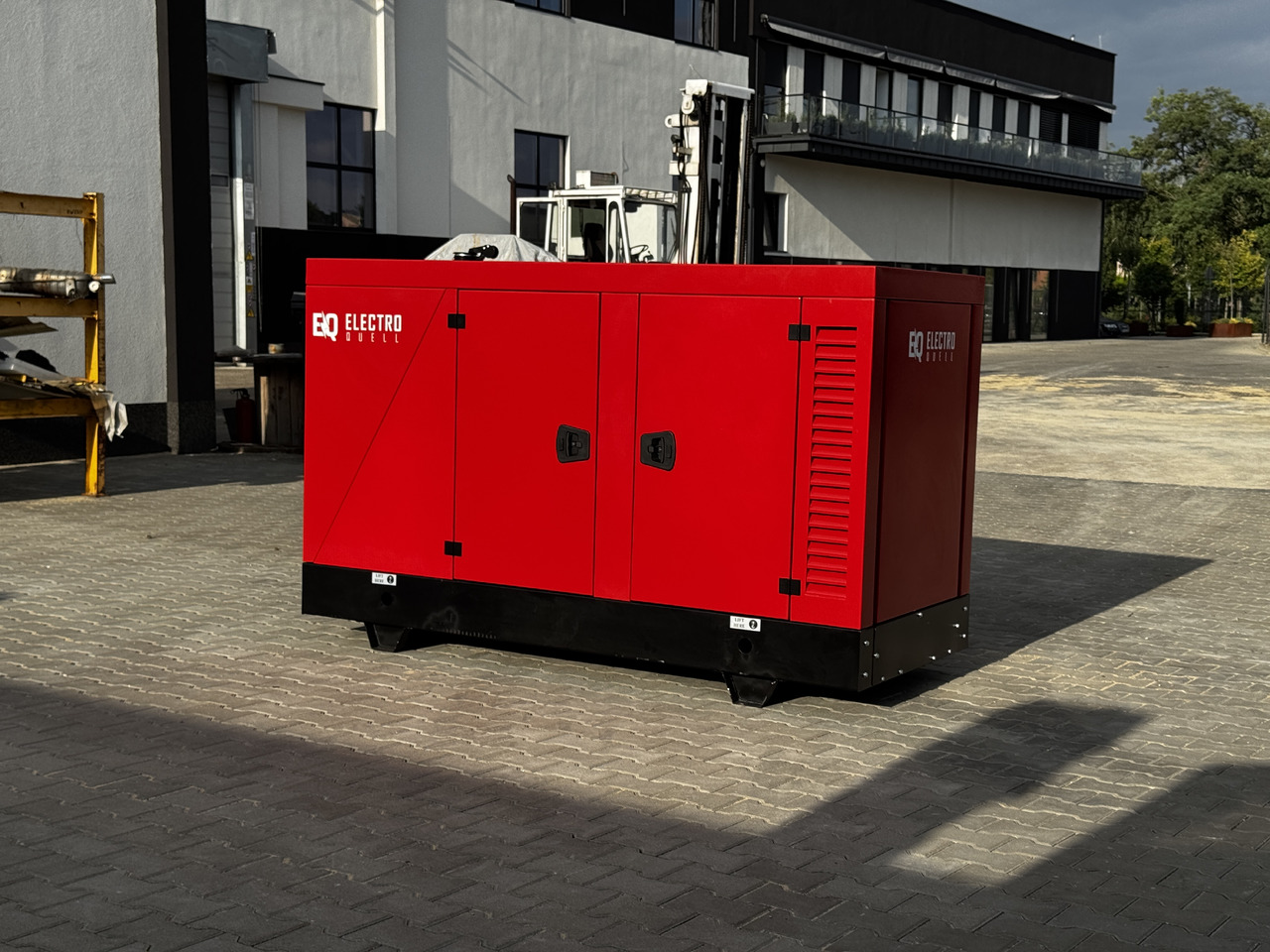 IVECO 30 kVA / 24 kW - Elektrisk generator: bilde 2 IVECO 30 kVA / 24 kW - Elektrisk generator: bilde 2