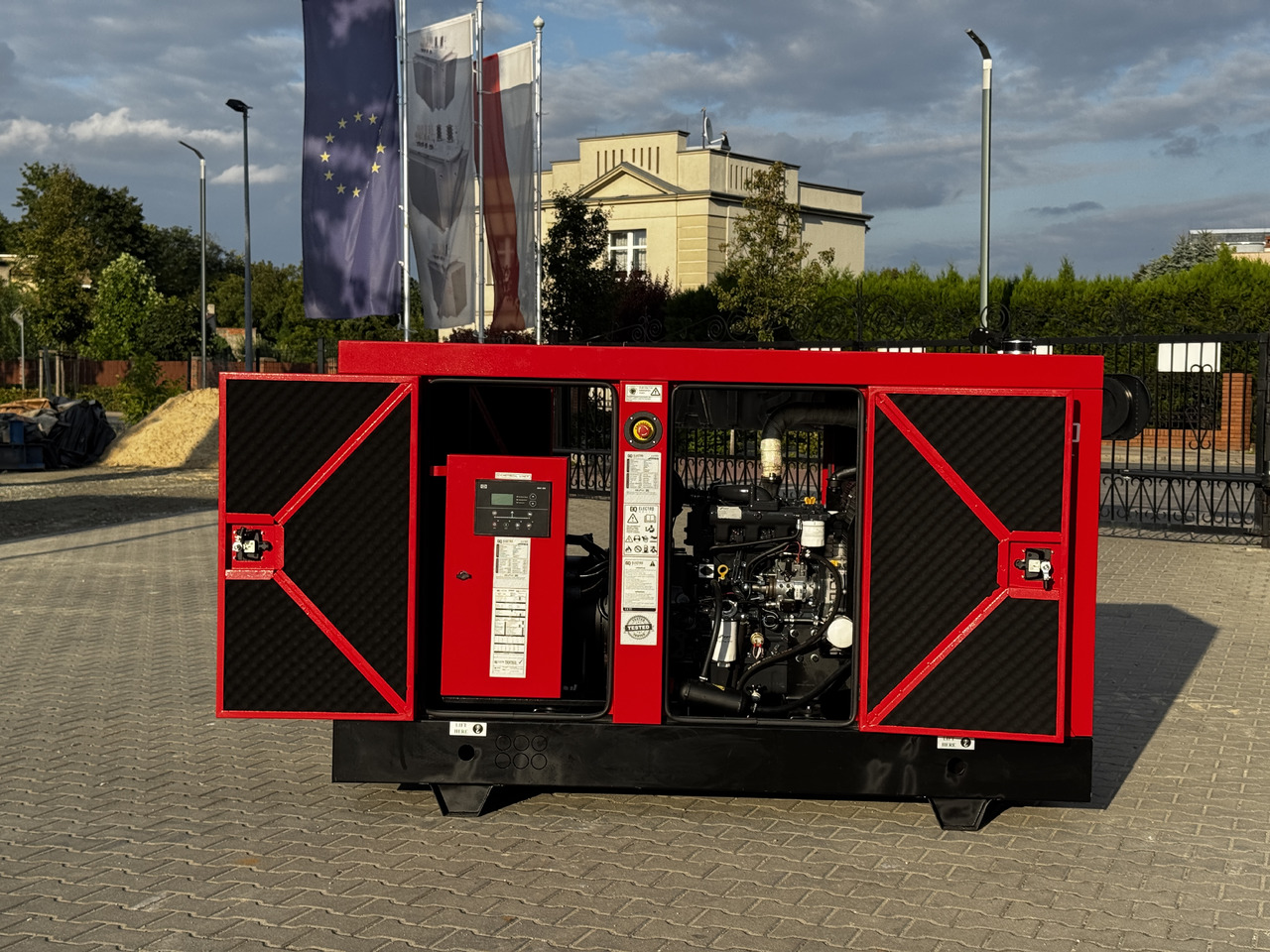 IVECO 45 kVA / 36 kW - Elektrisk generator: bilde 5 IVECO 45 kVA / 36 kW - Elektrisk generator: bilde 5