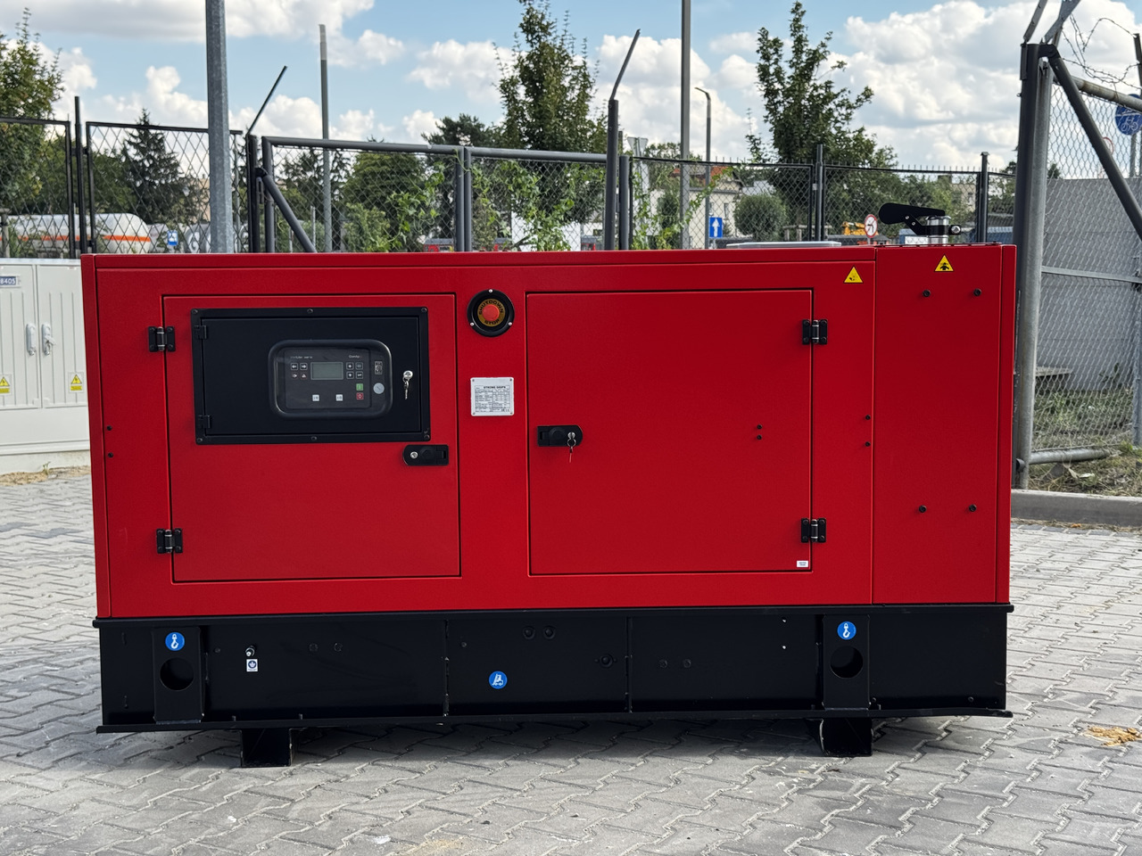 IVECO 80 kVA / 65 kW - Elektrisk generator: bilde 1 IVECO 80 kVA / 65 kW - Elektrisk generator: bilde 1