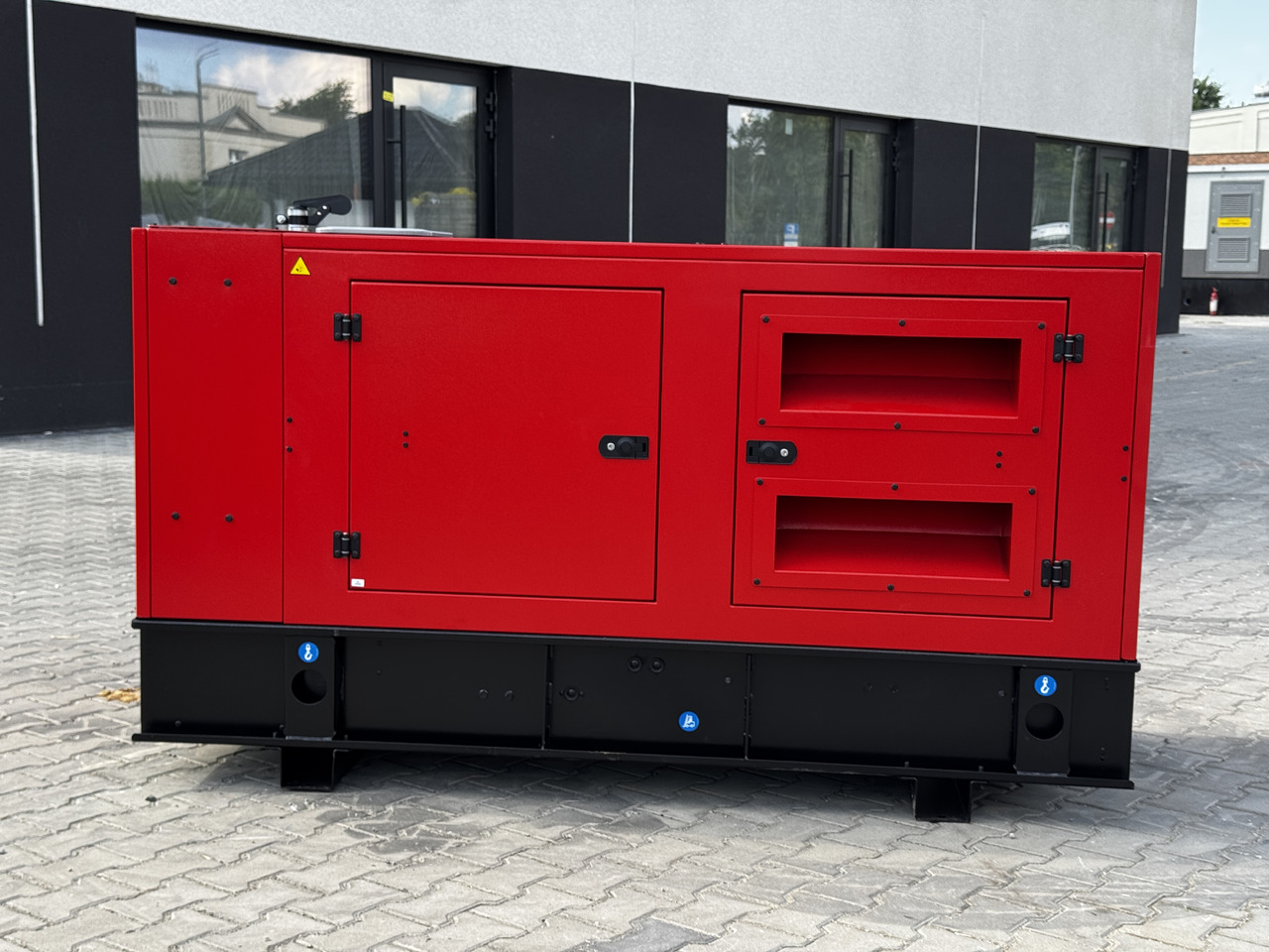 IVECO 80 kVA / 65 kW - Elektrisk generator: bilde 4 IVECO 80 kVA / 65 kW - Elektrisk generator: bilde 4