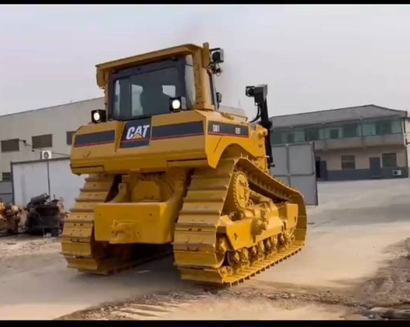 CAT D 8 T - Bulldozer: bilde 1 CAT D 8 T - Bulldozer: bilde 1