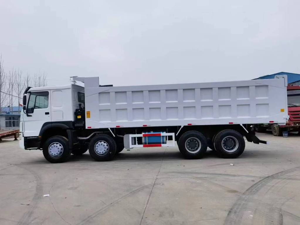 Howo 371 8X4 - Tipphenger: bilde 3 Howo 371 8X4 - Tipphenger: bilde 3