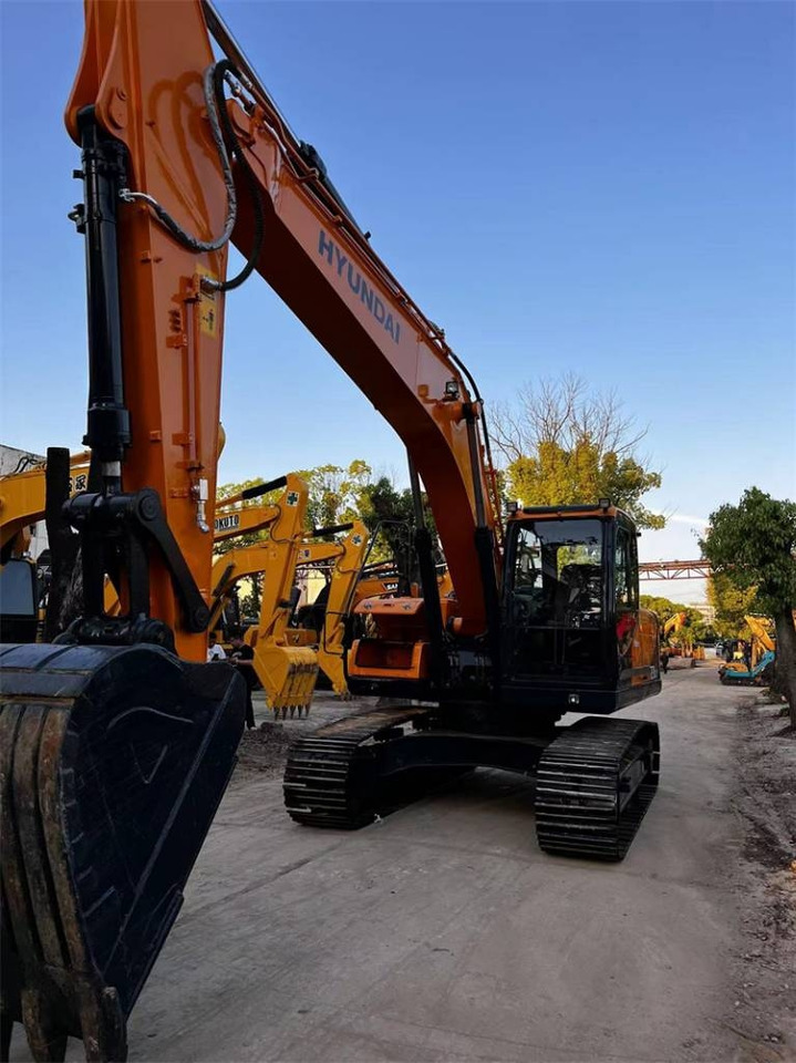 Hyundai 220LC-9S - Beltegraver: bilde 1 Hyundai 220LC-9S - Beltegraver: bilde 1