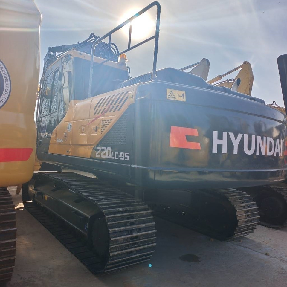 Hyundai 220LC-9T - Beltegraver: bilde 1 Hyundai 220LC-9T - Beltegraver: bilde 1