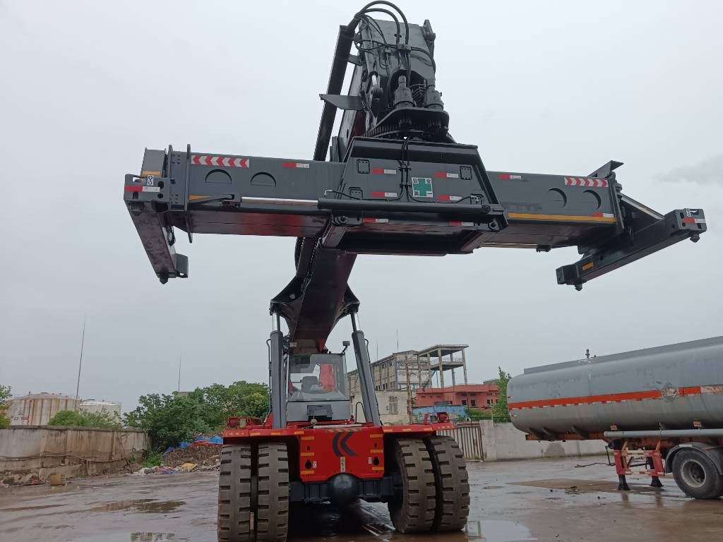 Kalmar DRF 450 - Reachstackere: bilde 4 Kalmar DRF 450 - Reachstackere: bilde 4