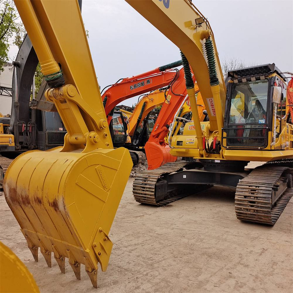 Komatsu PC 220-8 - Beltegraver: bilde 4 Komatsu PC 220-8 - Beltegraver: bilde 4