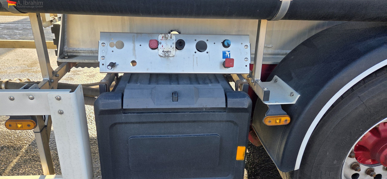 Feldbinder EUT 40.3 Liftachse, Scheibenbremse Topzustand | einsatzbereit - Bulktrailer: bilde 3 Feldbinder EUT 40.3 Liftachse, Scheibenbremse Topzustand | einsatzbereit - Bulktrailer: bilde 3