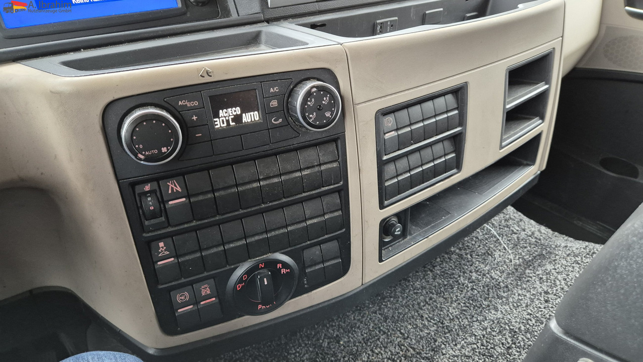 MAN 8.250 7,30 m Koffer, Navi, Topzustand - Varebil med skap: bilde 3 MAN 8.250 7,30 m Koffer, Navi, Topzustand - Varebil med skap: bilde 3