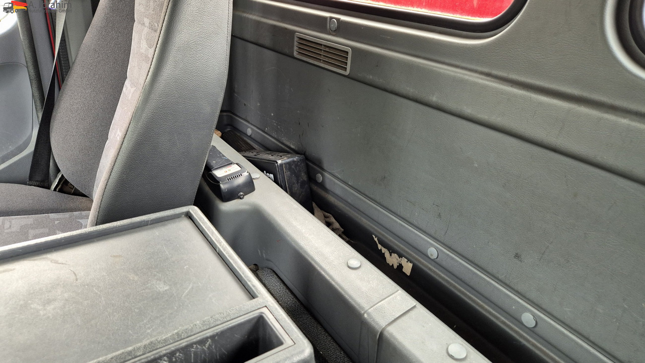 Mercedes-Benz 1833 HIAB Kran, Funk FB Scheckheft gepflegt bei Mercedes - Planbil, Kranbil: bilde 4 Mercedes-Benz 1833 HIAB Kran, Funk FB Scheckheft gepflegt bei Mercedes - Planbil, Kranbil: bilde 4