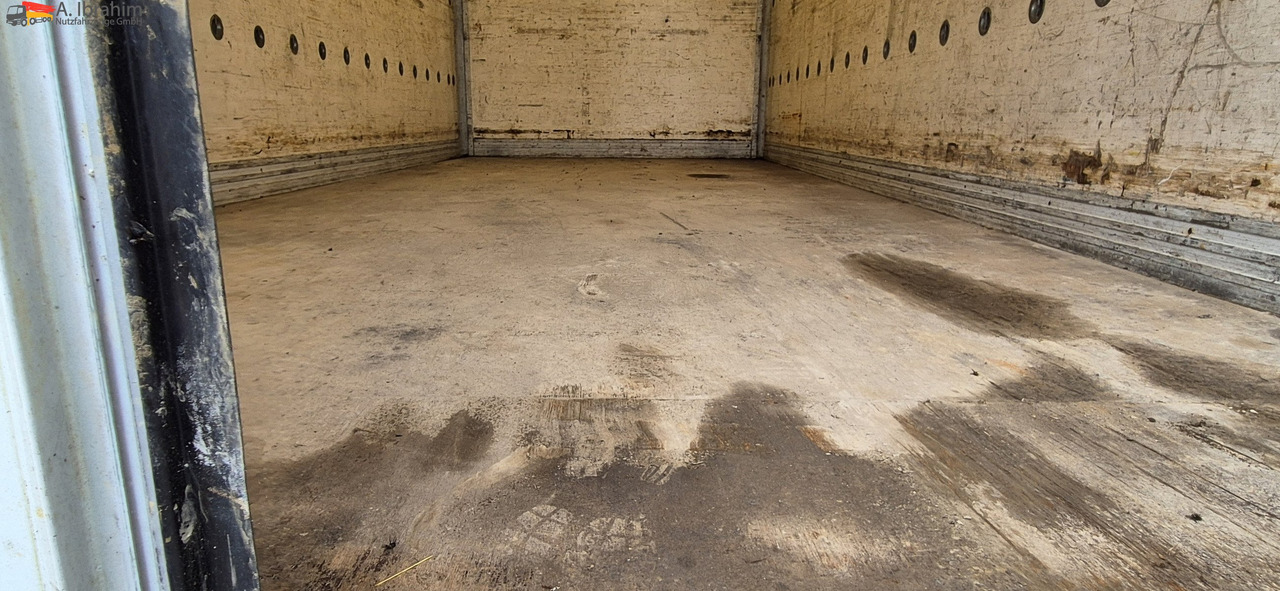 Mercedes-Benz 817  Möbelkoffer - Varebil med skap: bilde 3 Mercedes-Benz 817  Möbelkoffer - Varebil med skap: bilde 3