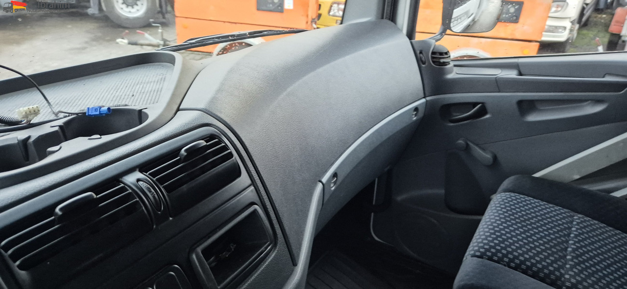 Mercedes-Benz 818L LBW, Luftfederung - Varebil med skap: bilde 3 Mercedes-Benz 818L LBW, Luftfederung - Varebil med skap: bilde 3