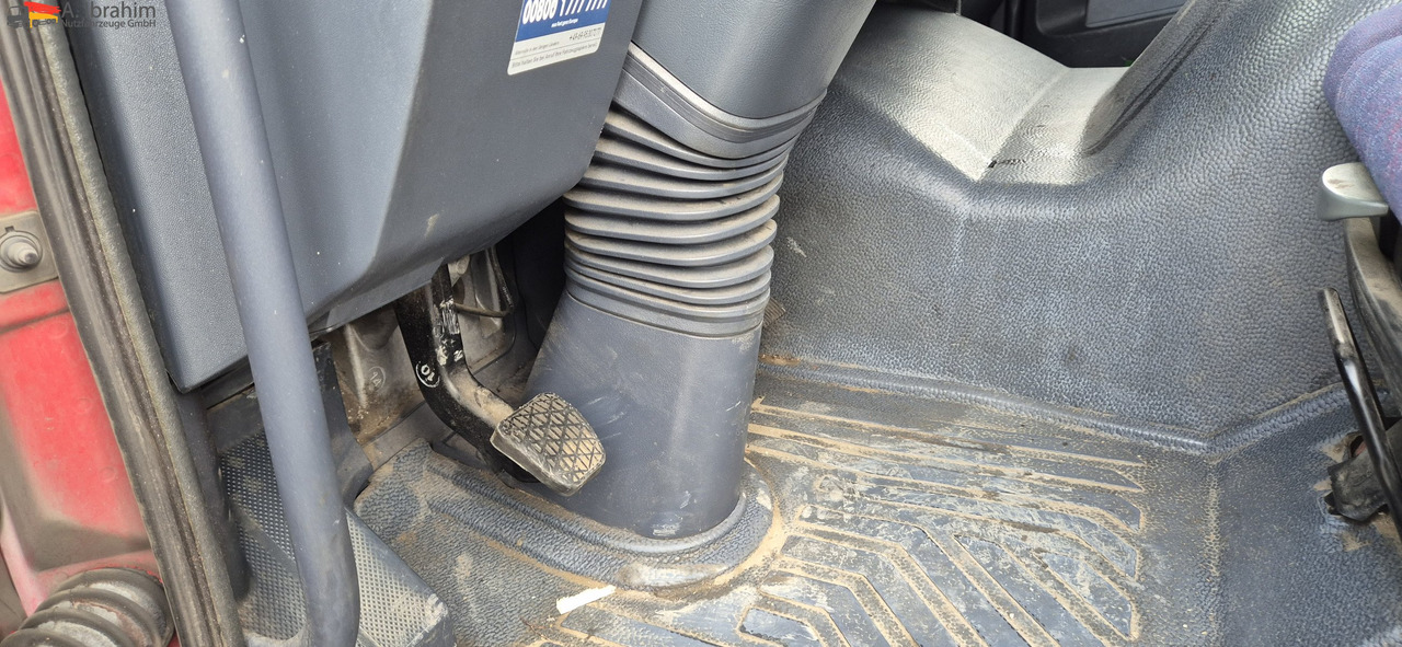 Mercedes-Benz 823 LBW | Radstand 4900 mm | 7.2 m Pritsche Klima | 3 Pedals - Varebil med kapell: bilde 4 Mercedes-Benz 823 LBW | Radstand 4900 mm | 7.2 m Pritsche Klima | 3 Pedals - Varebil med kapell: bilde 4