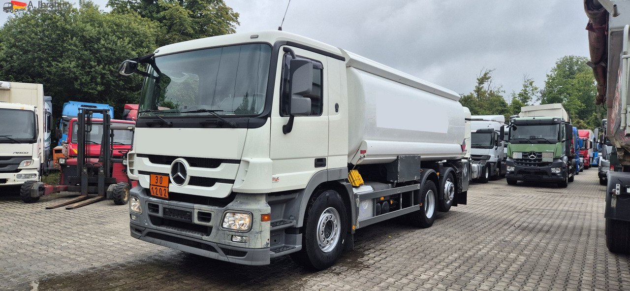 Mercedes-Benz Actros 2536 L 3 Kammern, 19500 L, mp3, Oben Unten Befüllung - Tankbil: bilde 1 Mercedes-Benz Actros 2536 L 3 Kammern, 19500 L, mp3, Oben Unten Befüllung - Tankbil: bilde 1