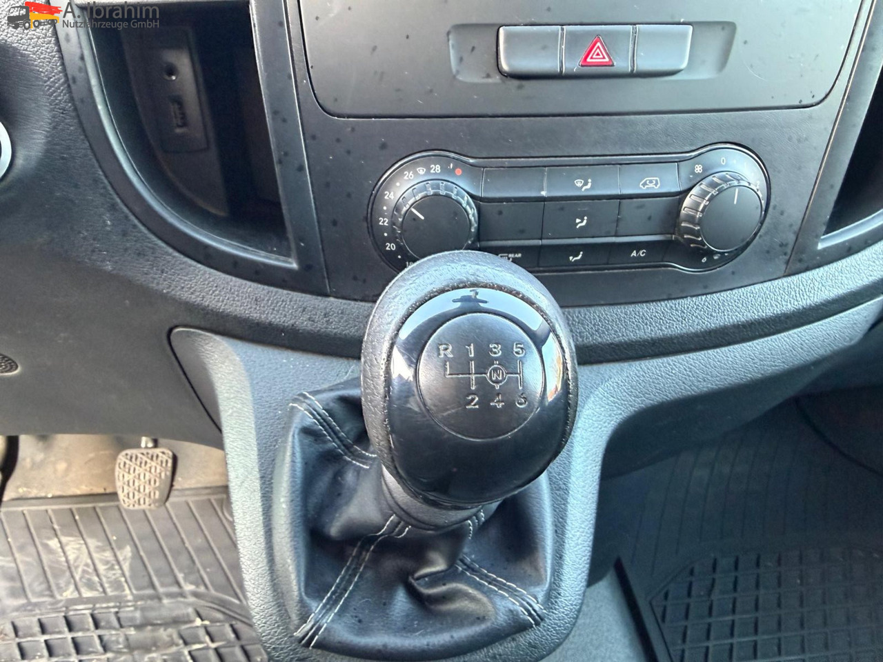 Mercedes-Benz Vito Tourer 109 CDI | 9 Sitze Navi | 6 Gänge | Tempomat | Klima - Små varebil: bilde 2 Mercedes-Benz Vito Tourer 109 CDI | 9 Sitze Navi | 6 Gänge | Tempomat | Klima - Små varebil: bilde 2