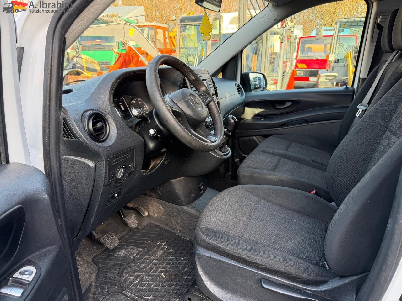 Mercedes-Benz Vito Tourer 109 CDI | 9 Sitze Navi | 6 Gänge | Tempomat | Klima - Små varebil: bilde 3 Mercedes-Benz Vito Tourer 109 CDI | 9 Sitze Navi | 6 Gänge | Tempomat | Klima - Små varebil: bilde 3