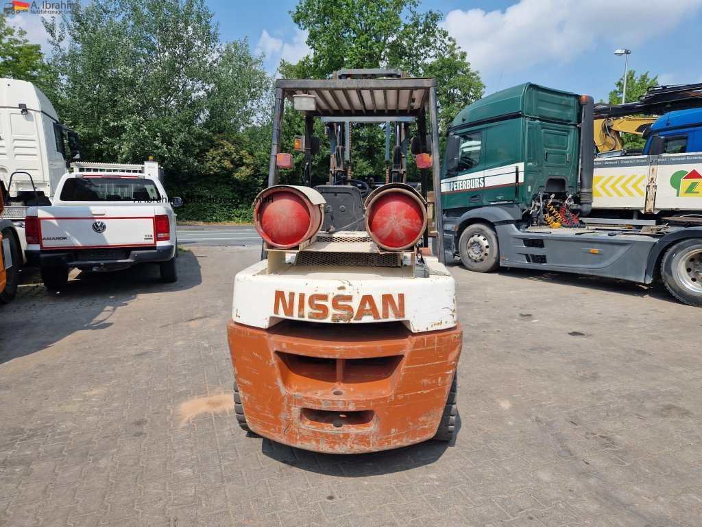 Gaffeltruck Nissan BF 03-40 4t Stapler: bilde 12