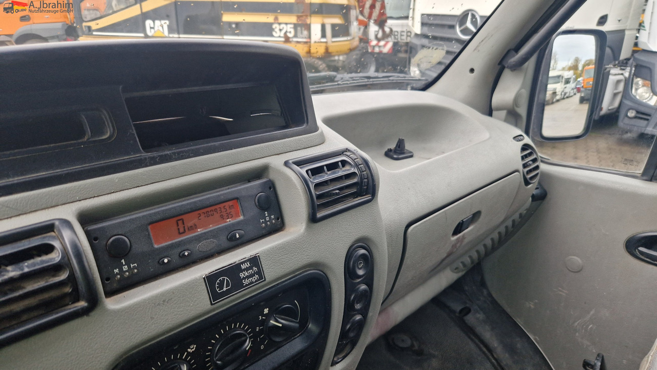 Renault 52AF, zwillingsbereift 2.8 nicht neu, aber läuft, - Kassebil: bilde 5 Renault 52AF, zwillingsbereift 2.8 nicht neu, aber läuft, - Kassebil: bilde 5