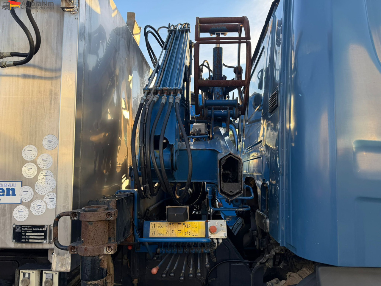 Scania B4X2 Edelstahlkipper für Tierkörperbeseitigung Kran MKG - Søppelbil: bilde 5 Scania B4X2 Edelstahlkipper für Tierkörperbeseitigung Kran MKG - Søppelbil: bilde 5