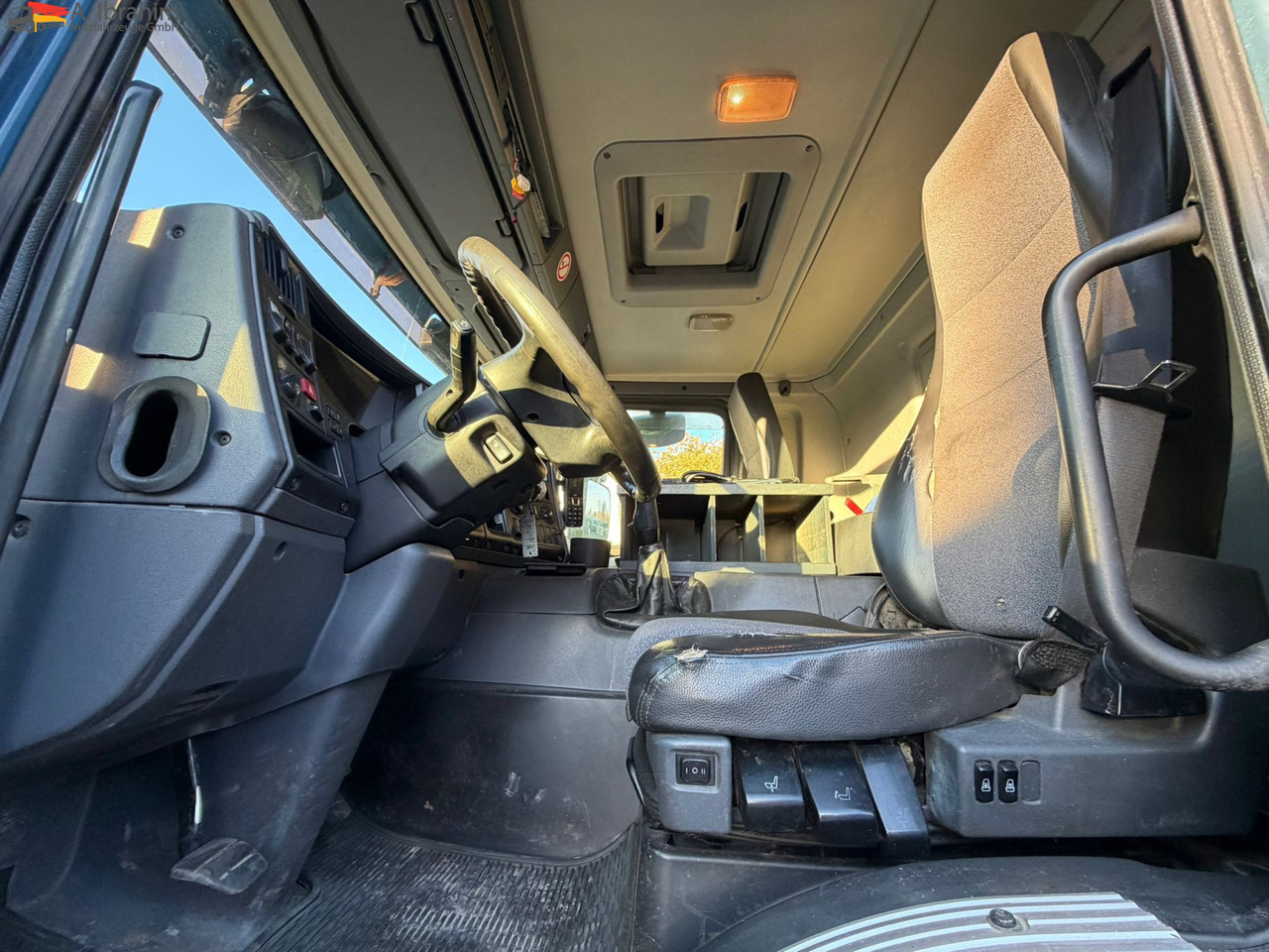 Scania B4X2 Edelstahlkipper für Tierkörperbeseitigung Kran MKG - Søppelbil: bilde 2 Scania B4X2 Edelstahlkipper für Tierkörperbeseitigung Kran MKG - Søppelbil: bilde 2