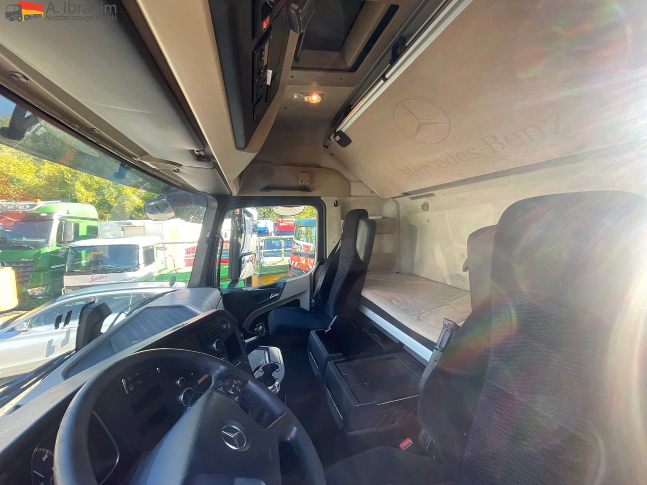 Mercedes-Benz 1842 LS Retarder Klima, Zustand gut, fehlerfrei deutsches Fahrzeug - Trekkvogn: bilde 4 Mercedes-Benz 1842 LS Retarder Klima, Zustand gut, fehlerfrei deutsches Fahrzeug - Trekkvogn: bilde 4