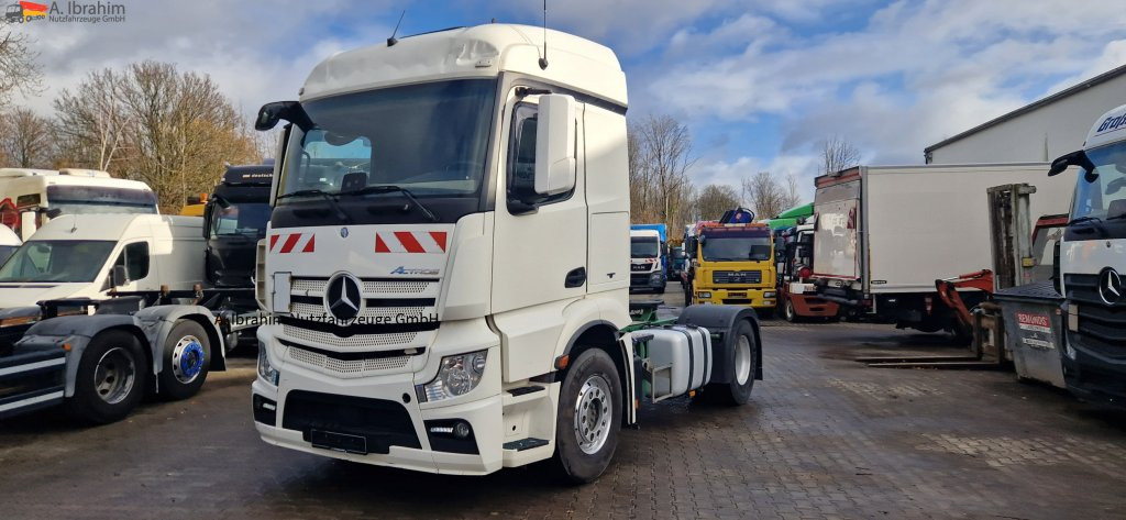 Mercedes-Benz 1843 DB 1843 mit PTU für Kompressor leichte Beule am Dach - Trekkvogn: bilde 1 Mercedes-Benz 1843 DB 1843 mit PTU für Kompressor leichte Beule am Dach - Trekkvogn: bilde 1