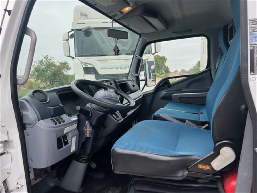 Mitsubishi 7C18 - Isotermisk lastebil: bilde 5 Mitsubishi 7C18 - Isotermisk lastebil: bilde 5