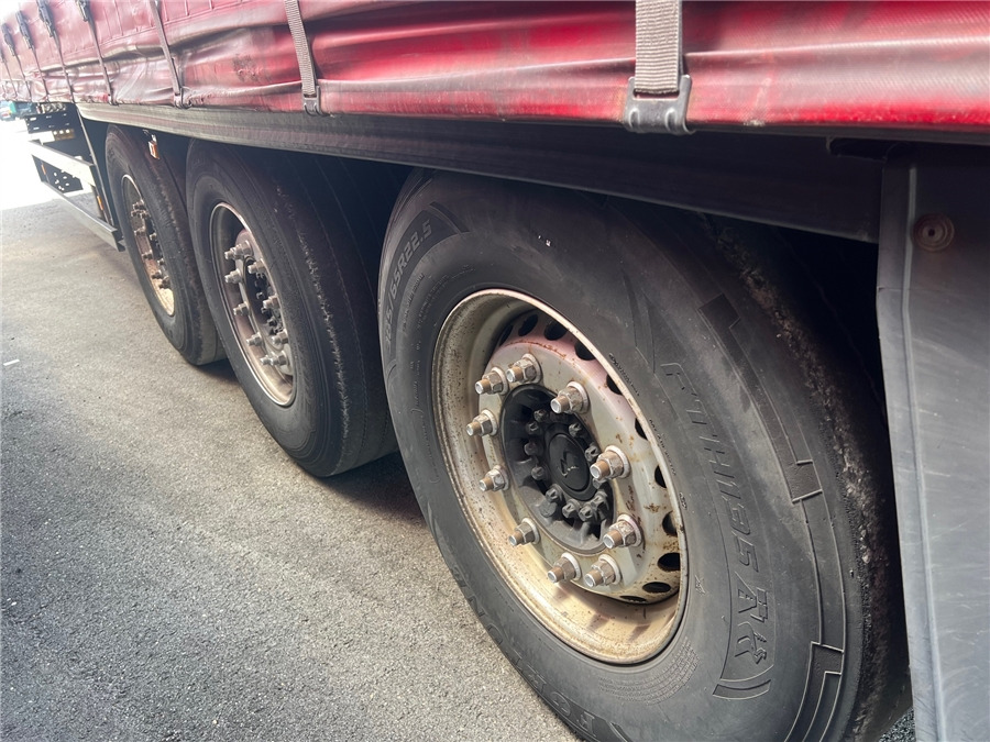 SCHMITZ CARGOBULL SCB-S3T TETO ELEVAR - Gardintrailer: bilde 5 SCHMITZ CARGOBULL SCB-S3T TETO ELEVAR - Gardintrailer: bilde 5