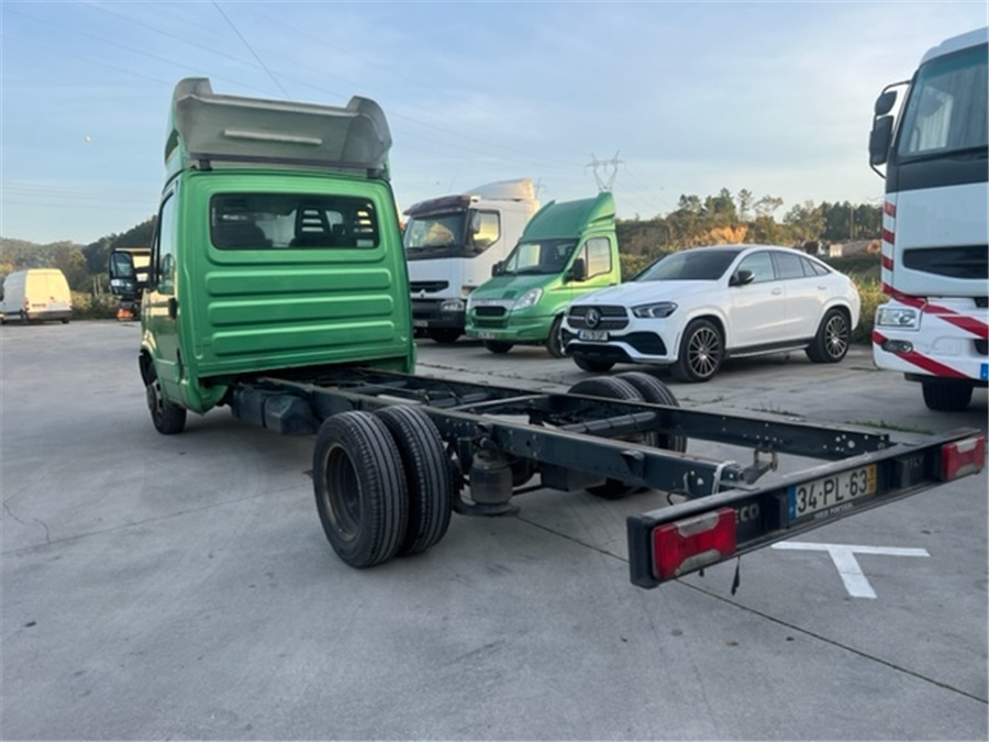 Iveco 35C17 - Varebil: bilde 4 Iveco 35C17 - Varebil: bilde 4