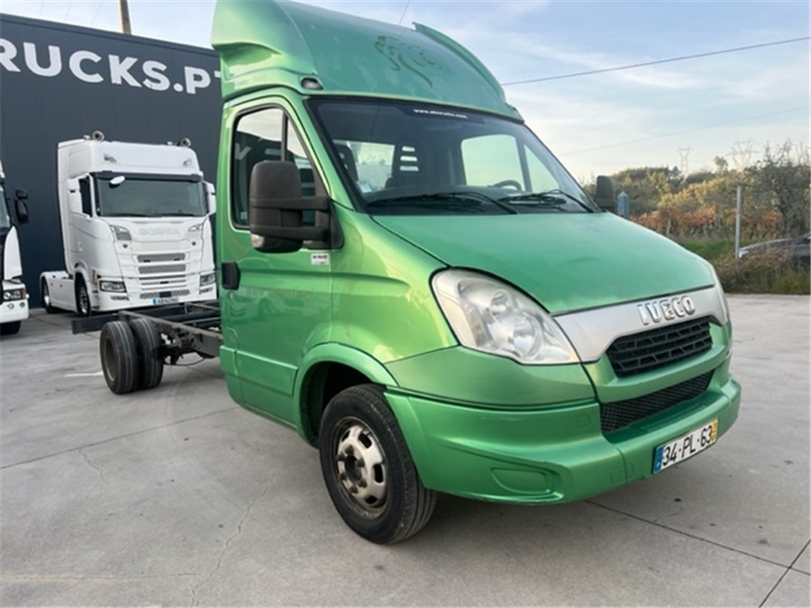 Iveco 35C17 - Varebil: bilde 2 Iveco 35C17 - Varebil: bilde 2