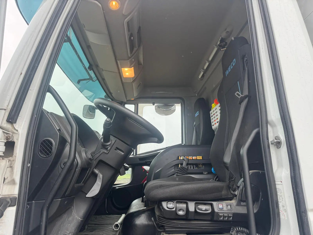 IVECO EUROCARGO 180E32P - Chassis lastebil: bilde 2 IVECO EUROCARGO 180E32P - Chassis lastebil: bilde 2