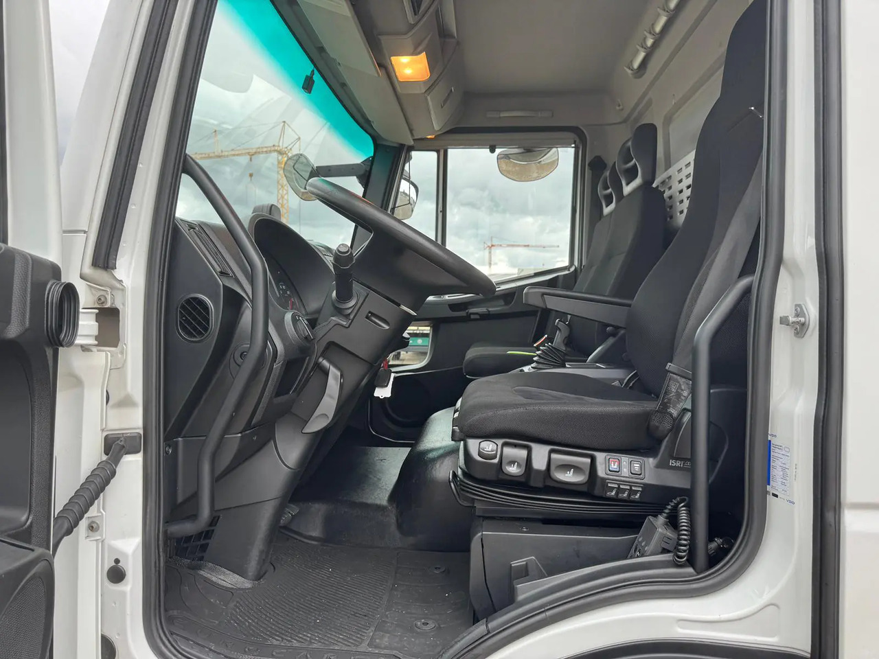 IVECO EUROCARGO 75E19P - Chassis lastebil: bilde 2 IVECO EUROCARGO 75E19P - Chassis lastebil: bilde 2