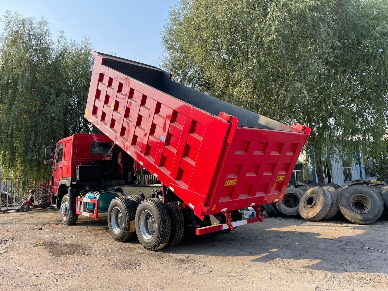 Howo 371 6X4 - Tippbil: bilde 4 Howo 371 6X4 - Tippbil: bilde 4