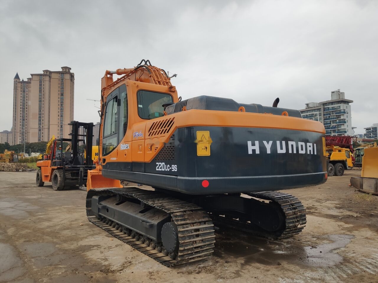 Hyundai R220LC-9s - Beltegraver: bilde 3 Hyundai R220LC-9s - Beltegraver: bilde 3