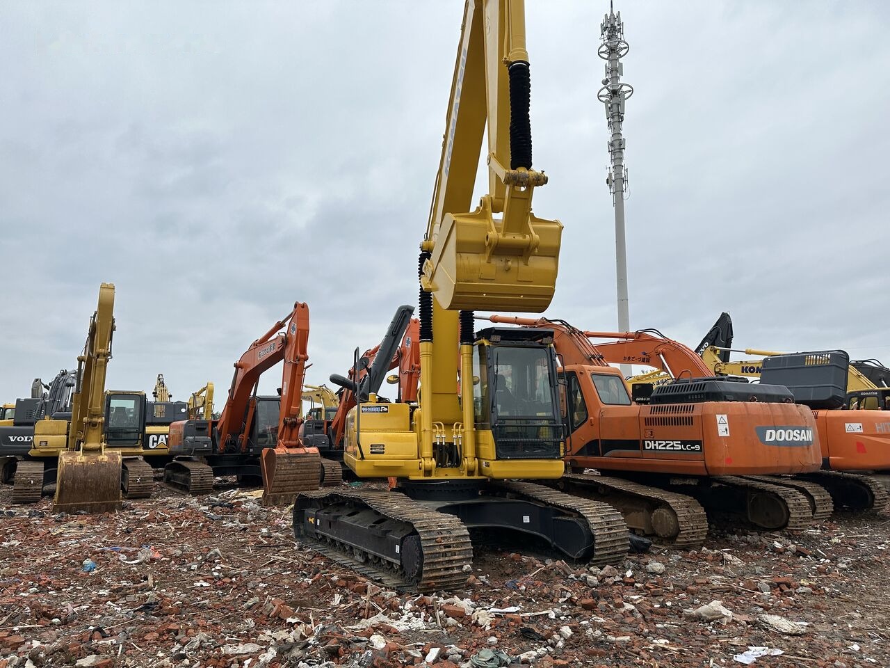 Komatsu PC220-8 - Beltegraver: bilde 3 Komatsu PC220-8 - Beltegraver: bilde 3