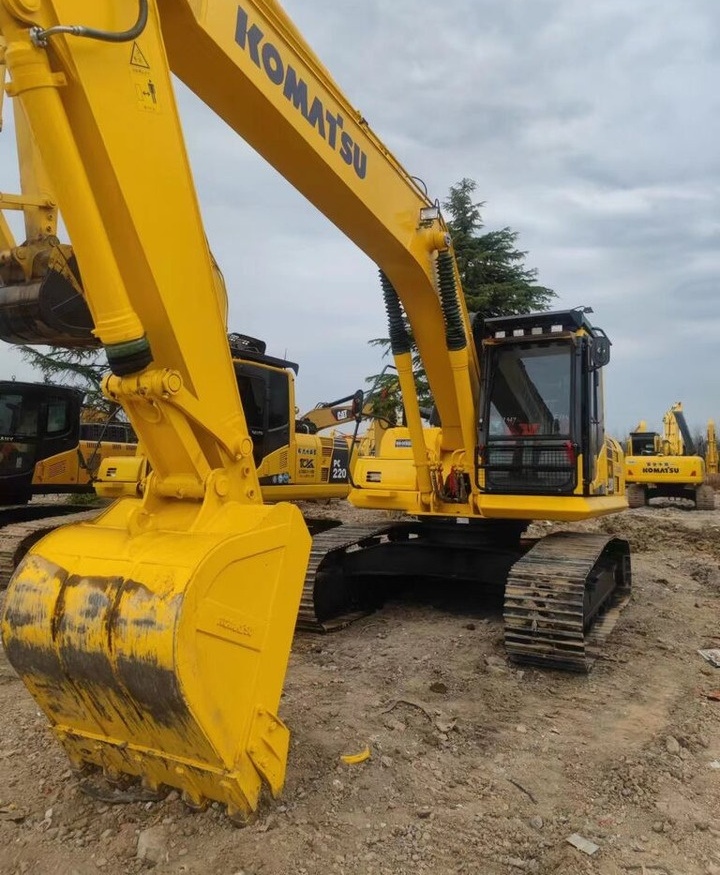 Komatsu PC220-8 - Beltegraver: bilde 1 Komatsu PC220-8 - Beltegraver: bilde 1