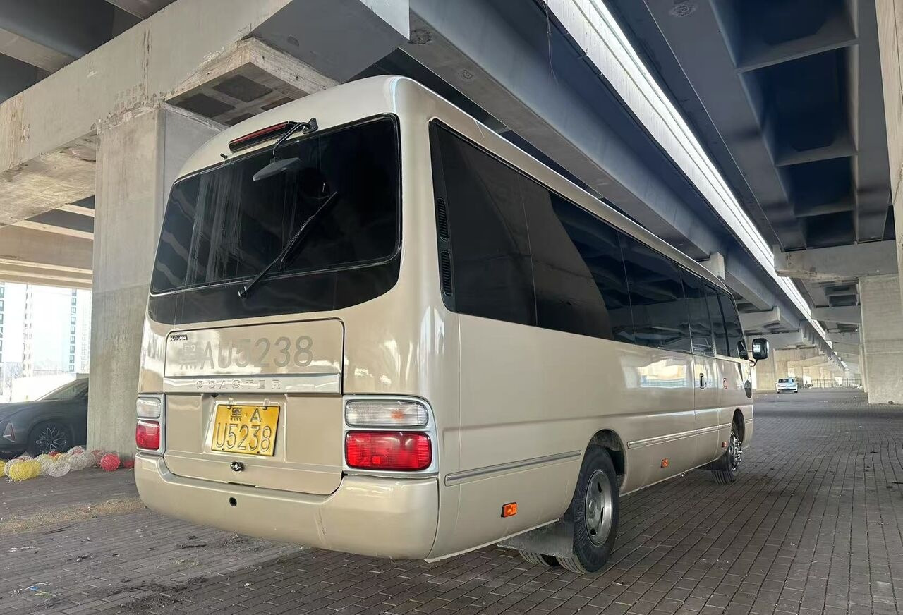 Toyota 1HZ - Forstadsbus: bilde 2 Toyota 1HZ - Forstadsbus: bilde 2