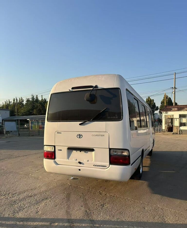 Toyota Coaster - Forstadsbus: bilde 1 Toyota Coaster - Forstadsbus: bilde 1