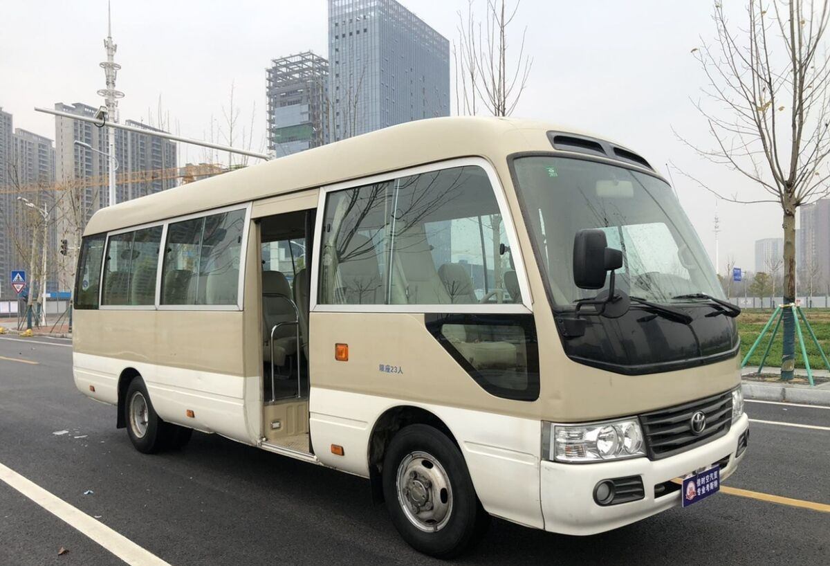 Toyota Coaster - Forstadsbus: bilde 2 Toyota Coaster - Forstadsbus: bilde 2
