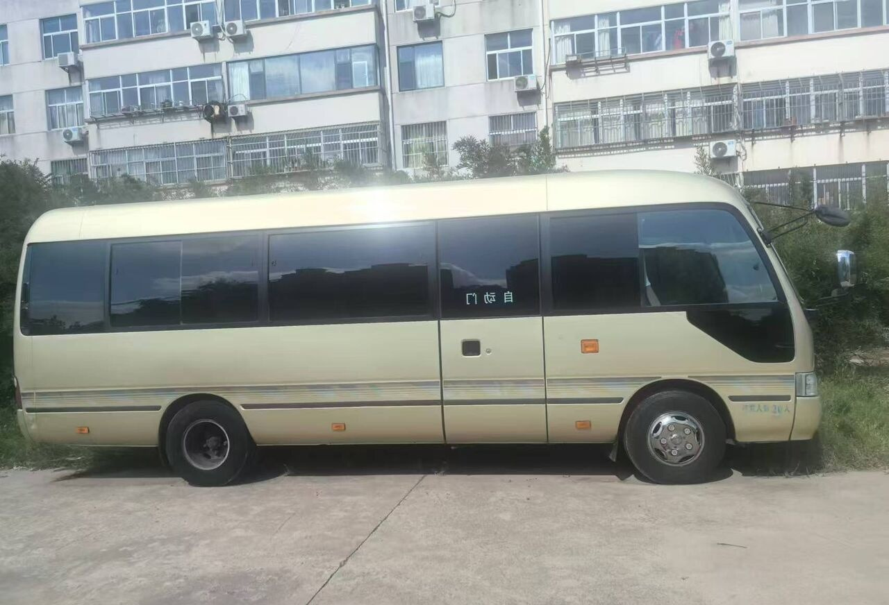 Toyota Coaster - Forstadsbus: bilde 2 Toyota Coaster - Forstadsbus: bilde 2