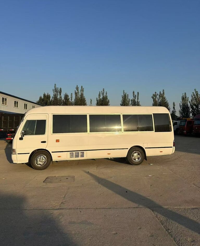 Toyota Coaster - Forstadsbus: bilde 4 Toyota Coaster - Forstadsbus: bilde 4